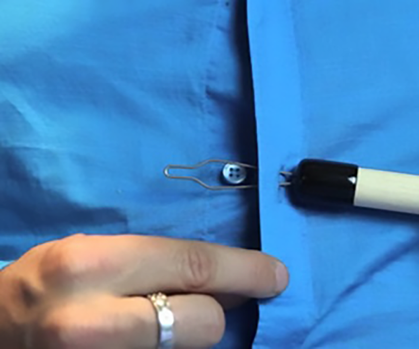 Aide pour Attacher les Boutons et Fermetures Éclair